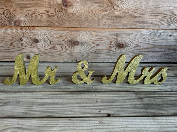 Gold Wood Mr & Mrs — 1 available