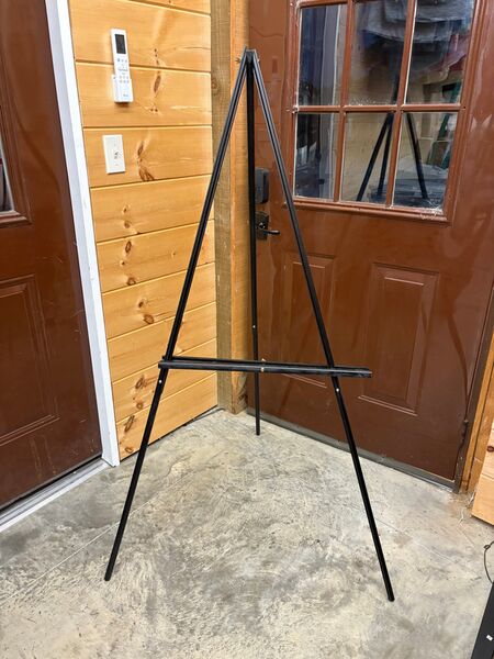 Large Easel — 2 available